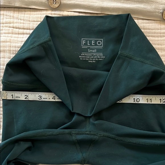 Hunter green High-Waisted Leggings - Picture 10 of 11